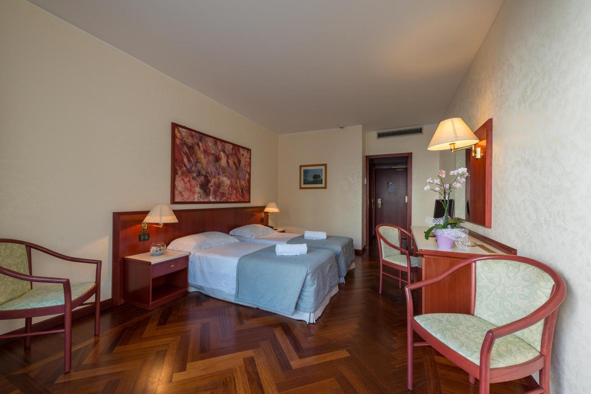 Splendid Hotel La Torre Монделло Екстер'єр фото