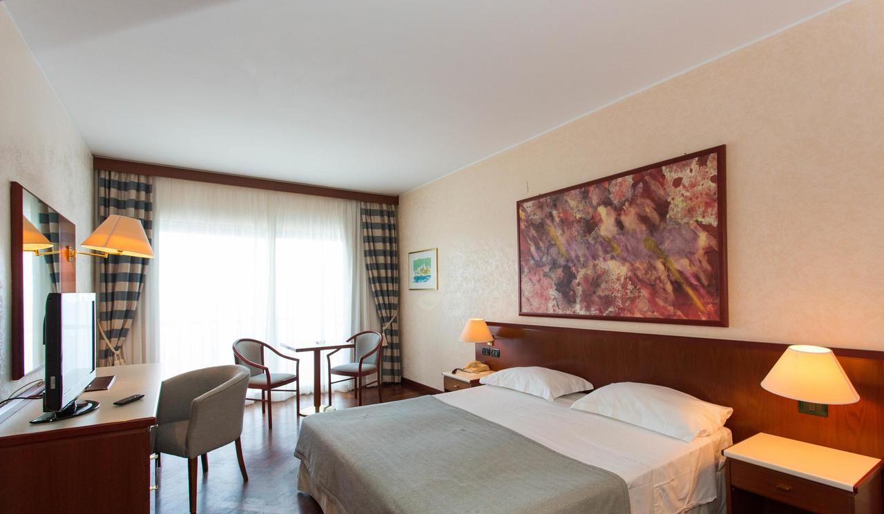 Splendid Hotel La Torre Монделло Екстер'єр фото