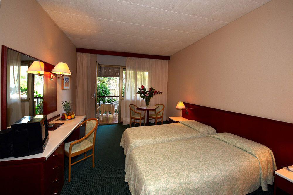 Splendid Hotel La Torre Монделло Екстер'єр фото